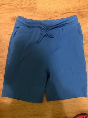 Vineyard Vines Boy’s Performance Swim Trunks in Royal Blue Size XL